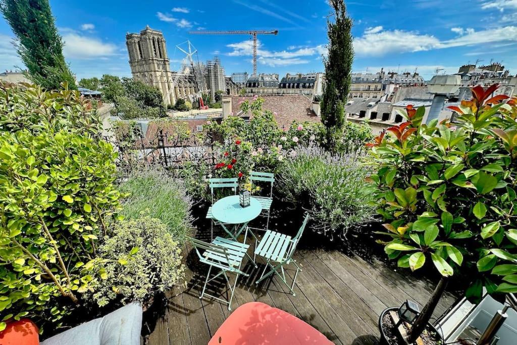 Appartement Rooftop Triplex With Garden At Notre Dame *